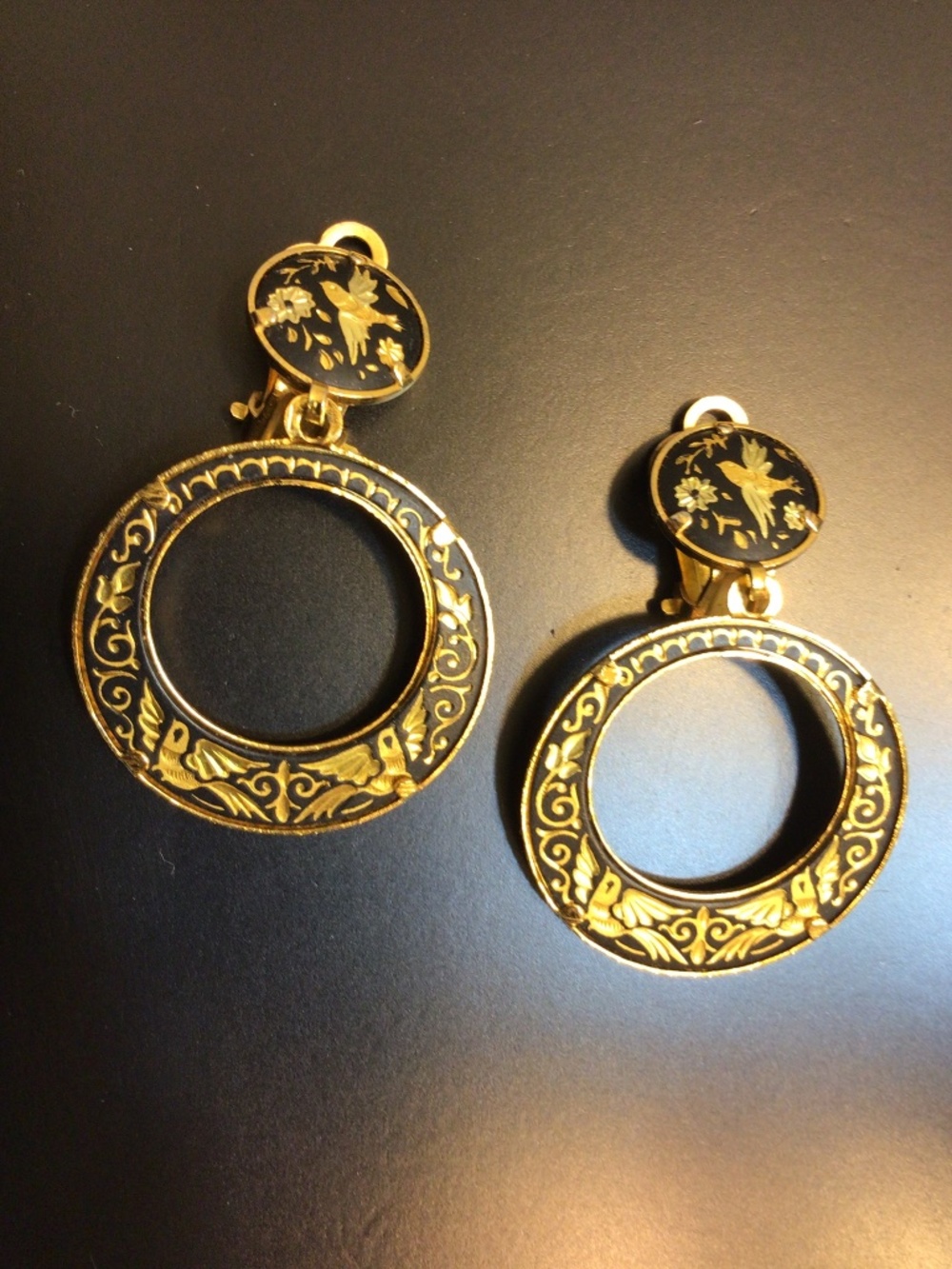 Vintage Damascene Dangle Open Hoop Clip On Earrings Gold-etched